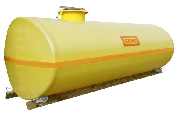 Oval tank av GRP, lång, kupol framsida, 2000 liter-image