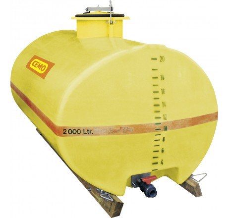 Oval tank av GRP, kort med fördjupning, kupol centrum, 2000 liter