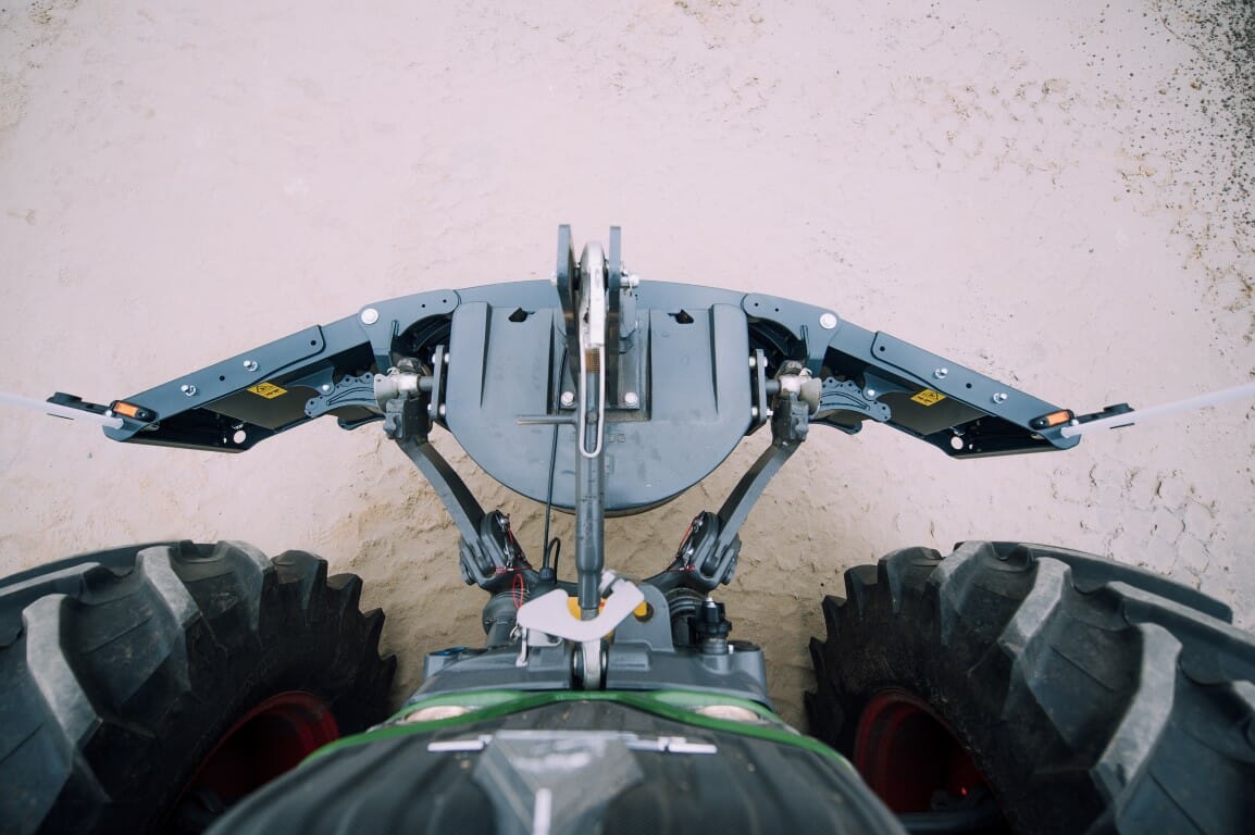 tractorbumper-connect-tractor-gadget.jpg